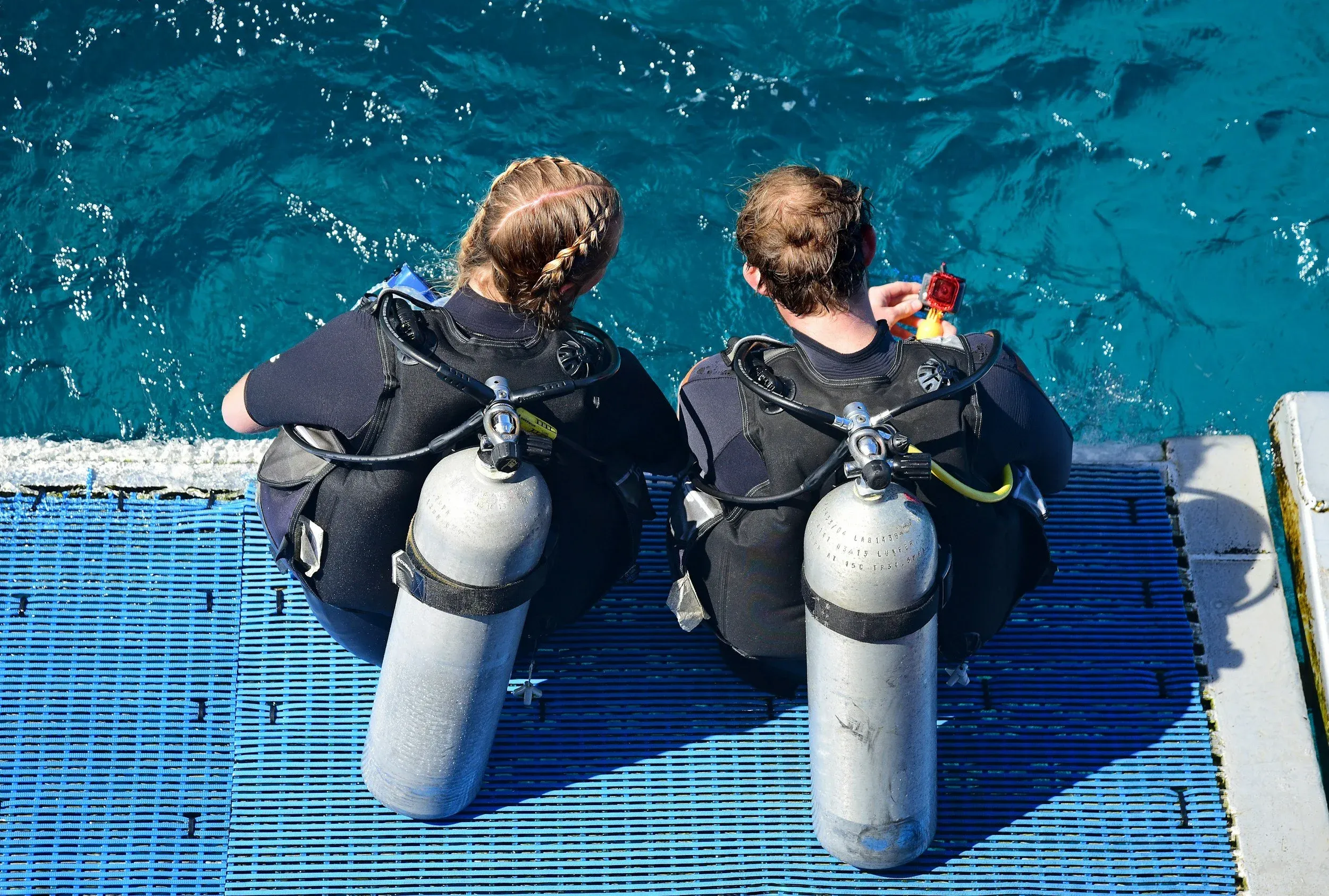 Private Diving vs Group Dives in Hurghada — Which Should You Choose?
